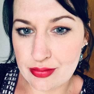 Meet your Posher, Robecca